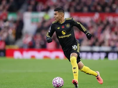 Sốc: Casemiro chính thức từ chối MU, hé lộ bến đỗ bất ngờ ngay tại Ngoại hạng Anh