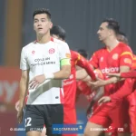 Cú Sốc V.League: Xuân Son, Tiến Linh 'đồng loạt' đá hỏng penalty trong ngày trở lại 1
