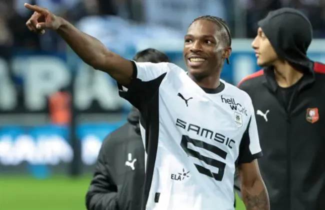 Jeremy Jacquet co cau tra loi cho Chelsea Liverpool va Bayern.