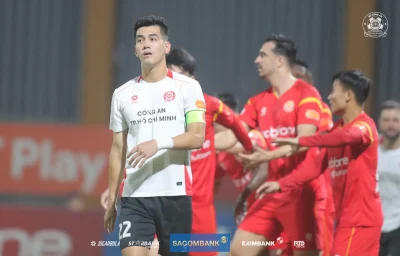 Cú Sốc V.League: Xuân Son, Tiến Linh 'đồng loạt' đá hỏng penalty trong ngày trở lại 1