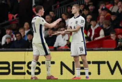 Chuyên gia nổi tiếng khuyên MU: 'Bỏ ngay Anderson, đón Wharton về Old Trafford' 1