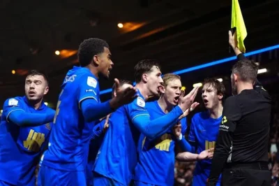 Birmingham vs Leeds: Đại chiến FA Cup, sân nhà bất bại của Birmingham thử thách bản lĩnh Premier League của Leeds 1