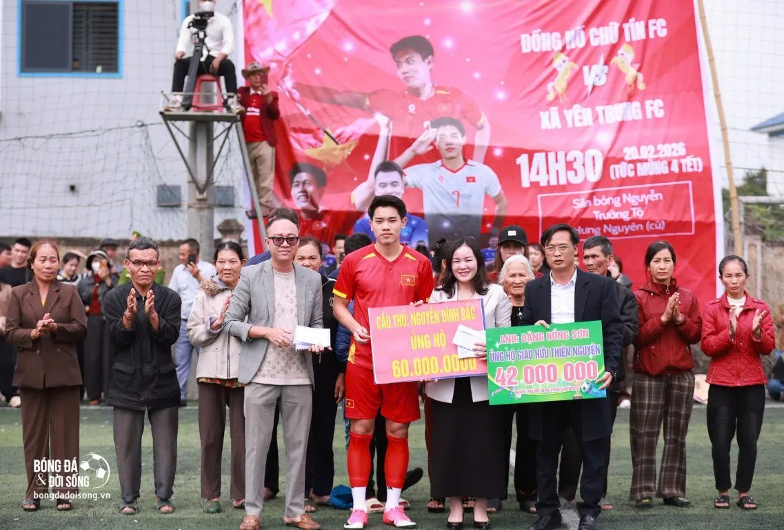 Đình Bắc lập poker trong trận đấu tại quê nhà 1